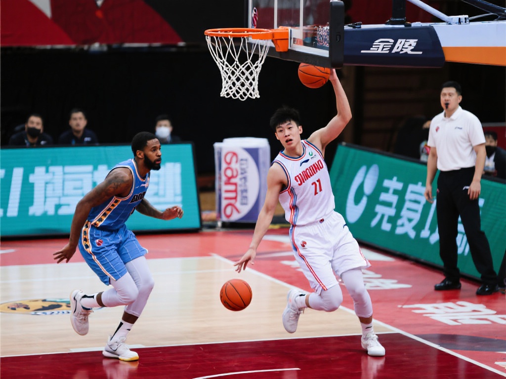 杨瀚森首节频频失误,约克抓住机会反击上篮迫使青岛暂停 在比赛的首节,杨瀚森作为青岛队的核心内线